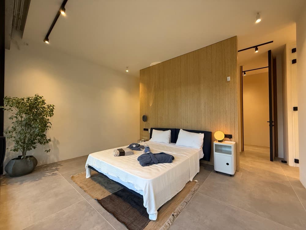 A further bedroom suite.