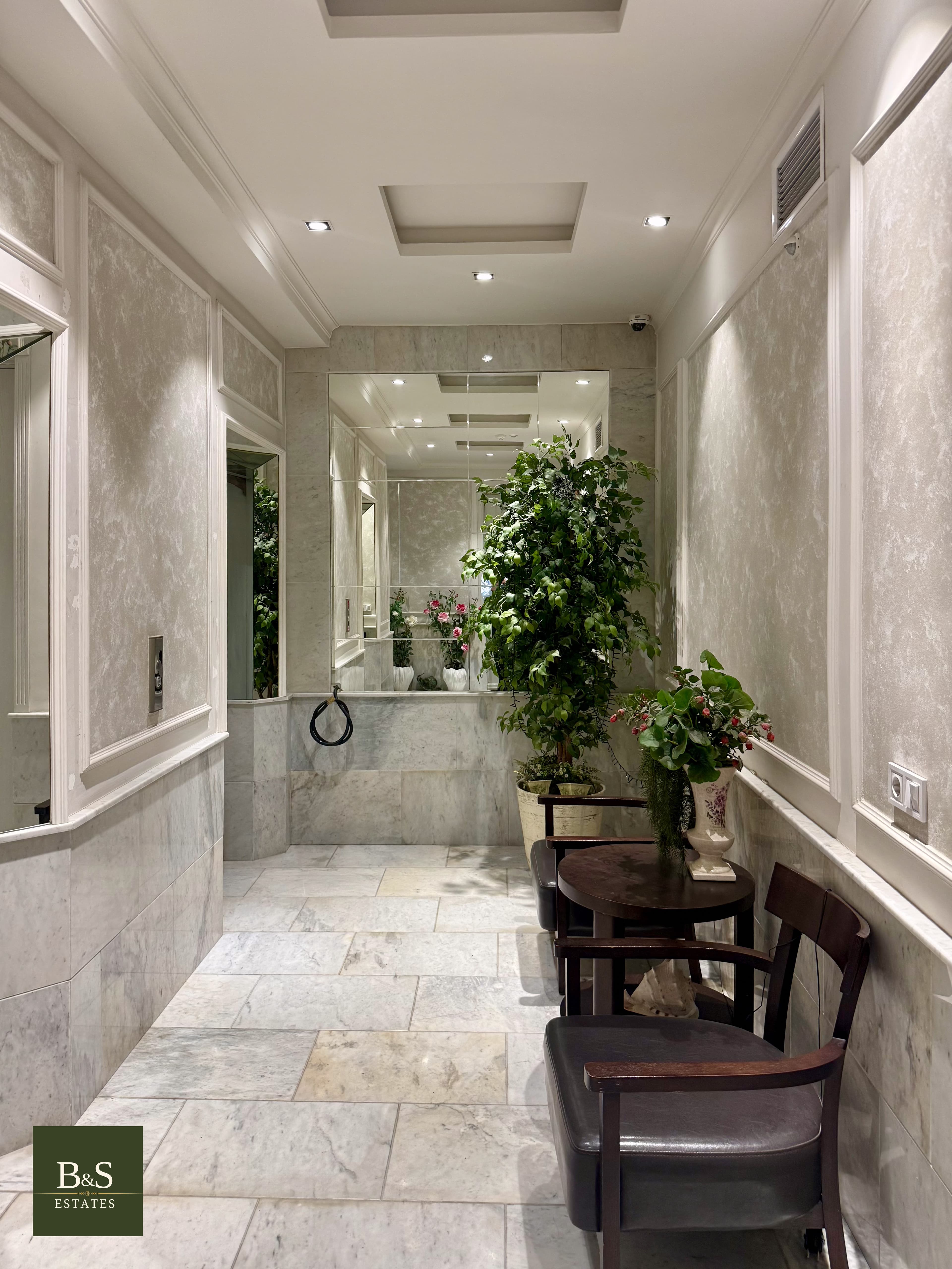 The private entrance foyer.